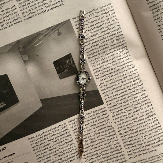 Silver circle antique slim detail watch